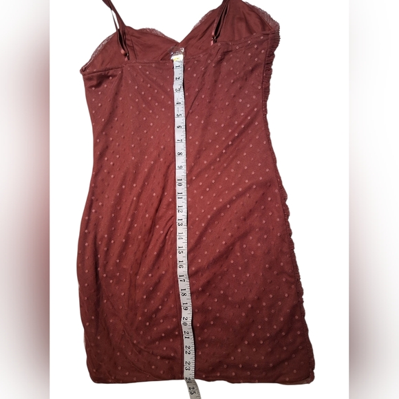EUC Haute Monde Burgundy Ruched Lace Mini Dress – Size M - Picture 6 of 9